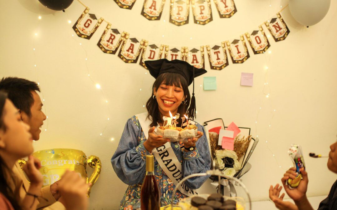 Why booking a Magician for a Graduation Party is a great idea!